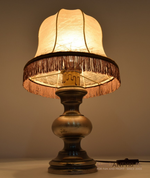 srebrna vintage lampa stołowa