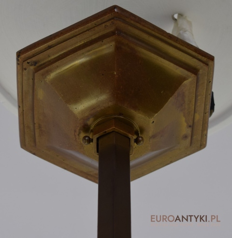 Antyczny żyrandol w stylu barokowym – monumentalna lampa sufitowa z mosiądzu