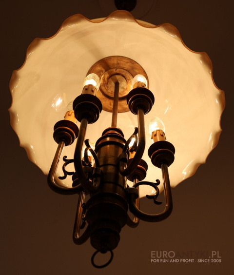 Stylowa lampa wisząca z elementami vintage