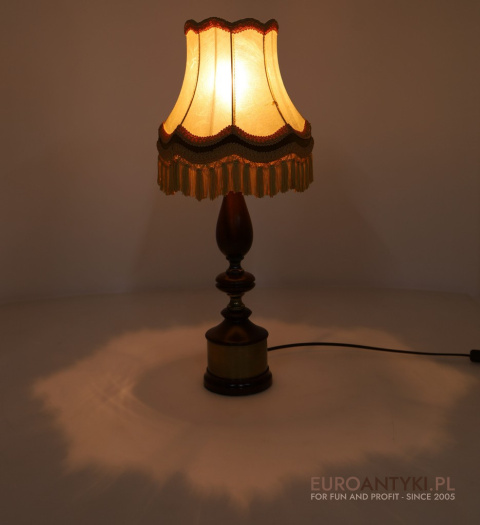 Lampa vintage z abażurem