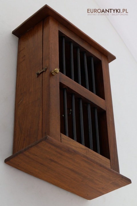 drewniana szafka na klucze