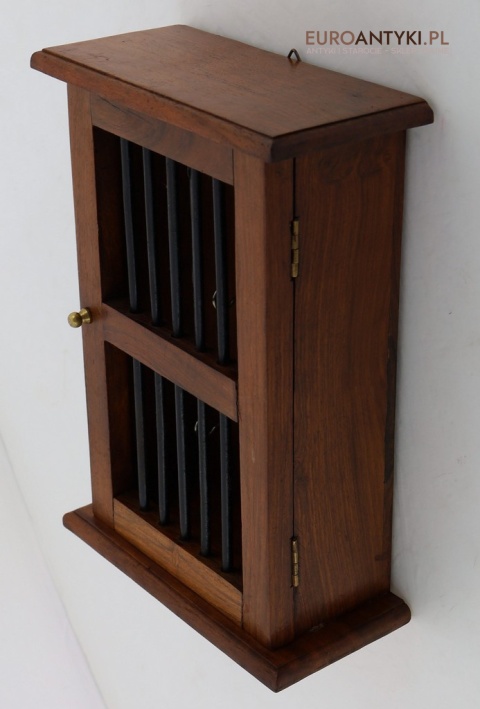 klasyczna szafka na klucze