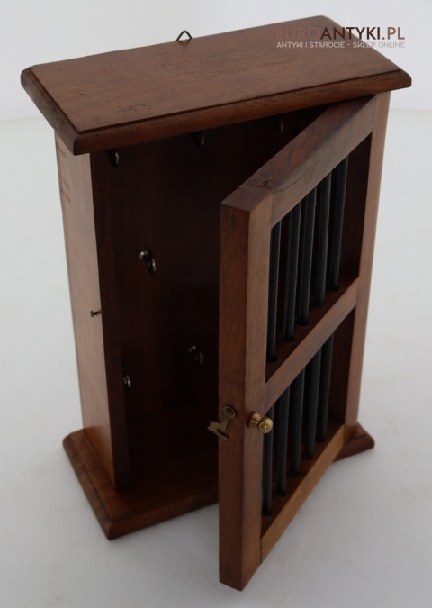 szafka retro na klucze