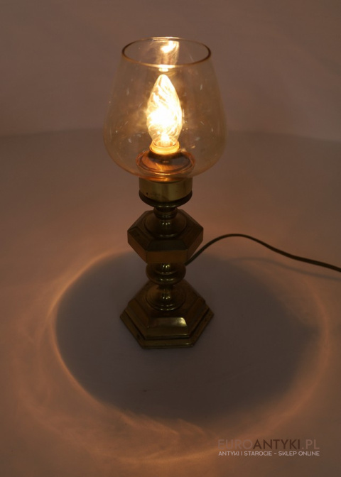 mosiężna lampa vintage na stolik