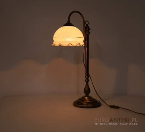 mosiężna lampka vintage na biurko