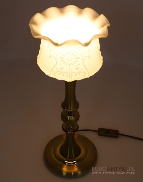 stylowa lampa vintage do salonu