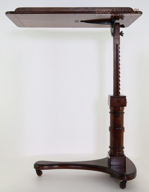 antyczny ręcznie wykonany stolik do czytania