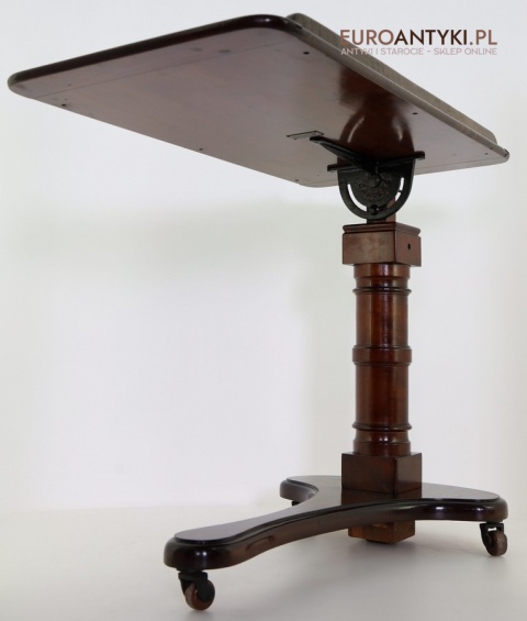 antyczny stolik do czytania gazet