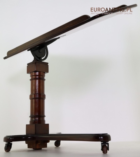 muzealny stolik regulowany pod laptopa