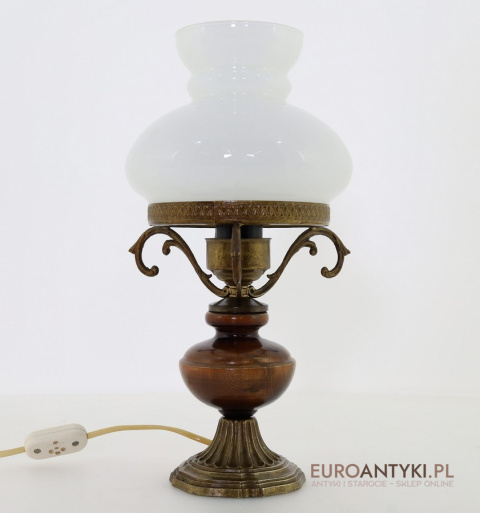 rustykalna lampa stołowa