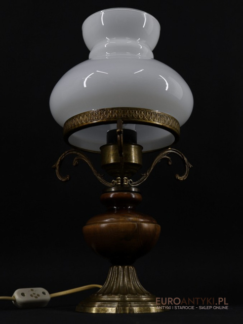 vintage lampa z mlecznym kloszem