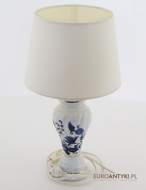 elegancka ceramiczna lampa na stolik