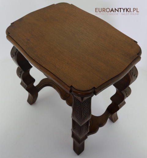 stoliczek barokowy na wystawe