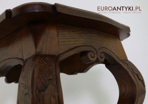 ręcznie rzeźbiony kwietnik