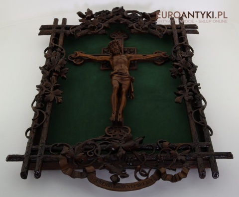 zabytkowy krucyfiks ręcznie rzeźbiony