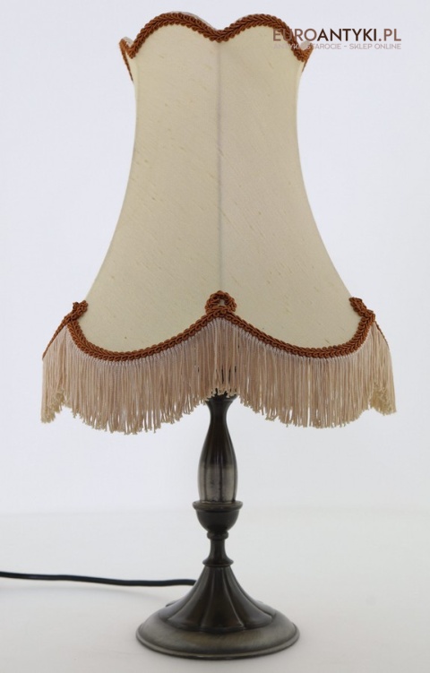 Antyczna lampa stołowa w stylu Empire z frędzlami – vintage oświetlenie do salonu lub gabinetu