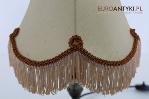 Antyczna lampa stołowa w stylu Empire z frędzlami – vintage oświetlenie do salonu lub gabinetu