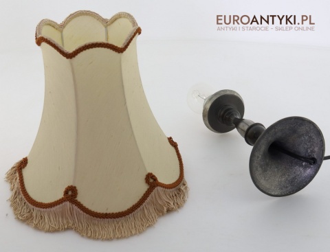 Antyczna lampa stołowa w stylu Empire z frędzlami – vintage oświetlenie do salonu lub gabinetu