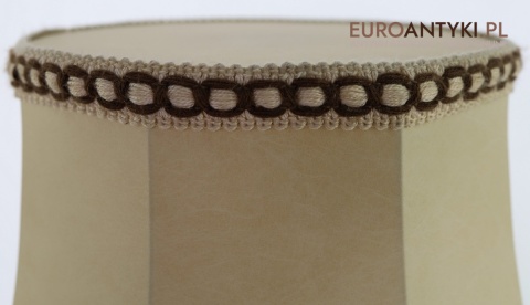 sklep ze starymi lampami