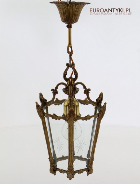 wisząca lampa w stylu pałacowym