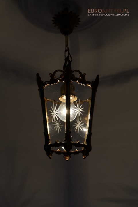 wisząca lampa w stylu dworskim