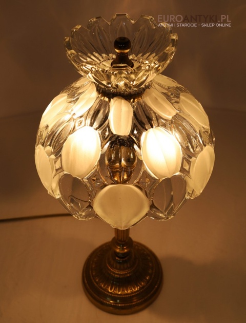 lampka vintage z brązu i z kryształowym kloszem