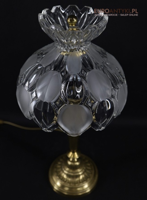antyczna lampka stołowa z kryształowym kloszem