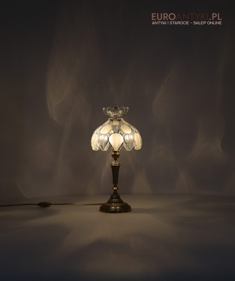 antyczna kryształowa lampka stołowa