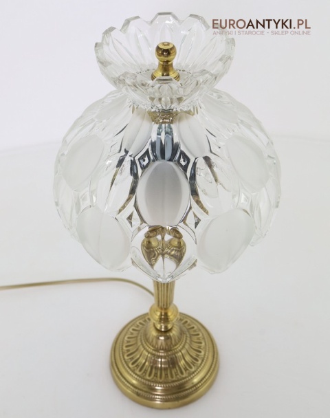 stołowa kryształowa lampka asntyczna