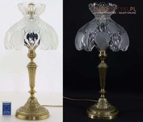 sklep z antycznymi lampami