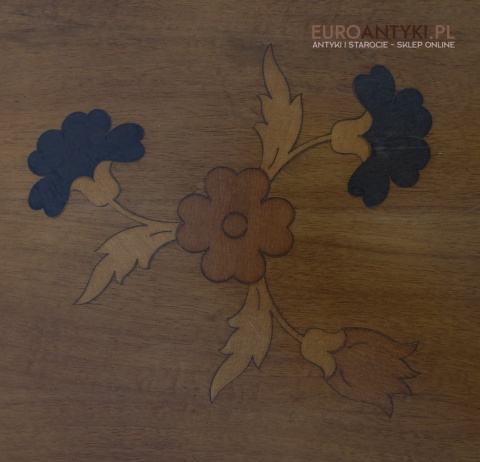 intarsje stoliczek kawowy