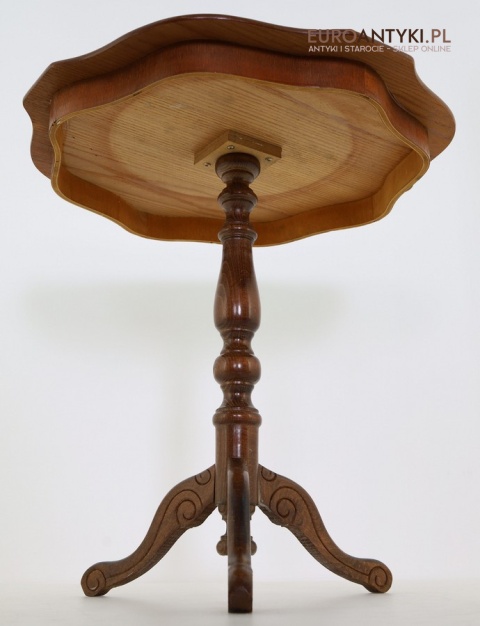 stoliczek pomocniczy z babcinych czasów