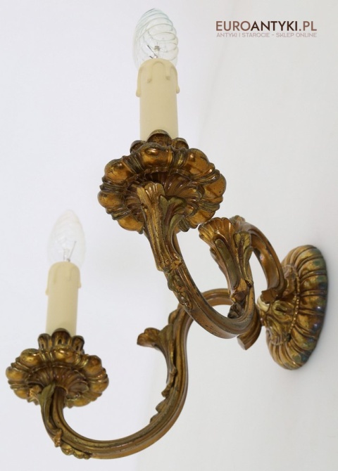 eleganckie kinkiety z epoki