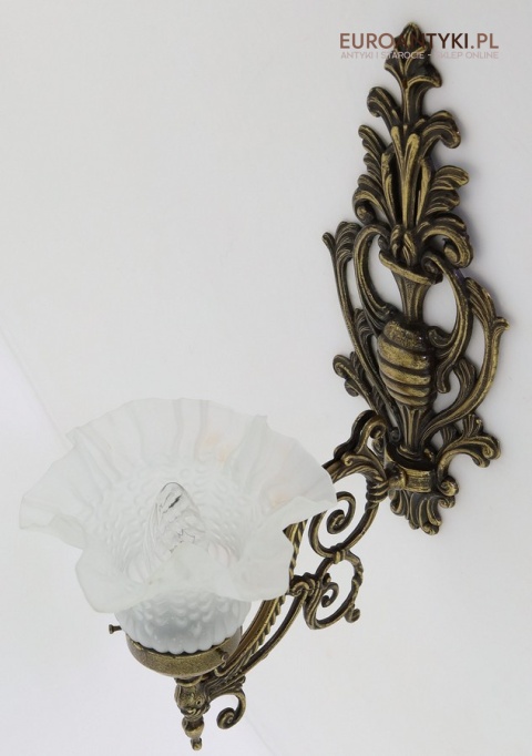 sklep z mosięznymi lampami