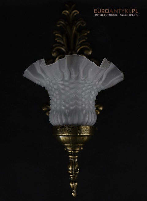 kinkiet z kloszem w stylu barokowym