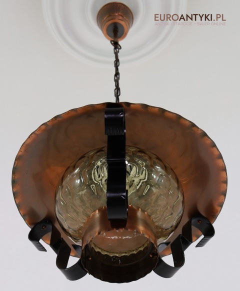 dekoracyjna lampa wisząca do góralskiej chaty