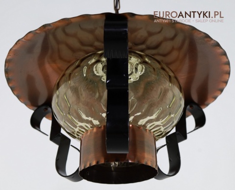 lampa zawieszana w stylu rustykalnym
