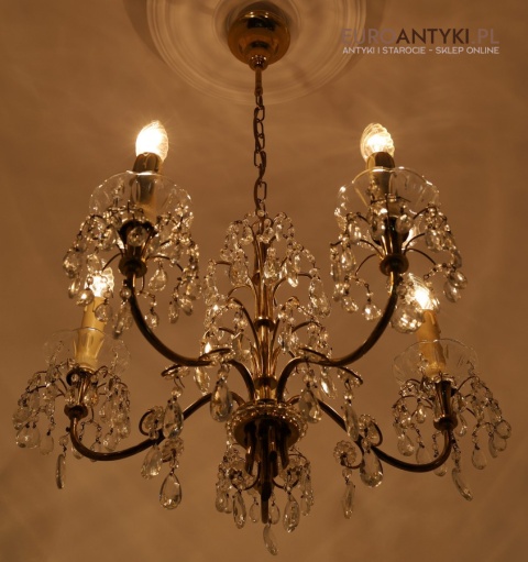 kryształowy żyrandol retro do restauracji