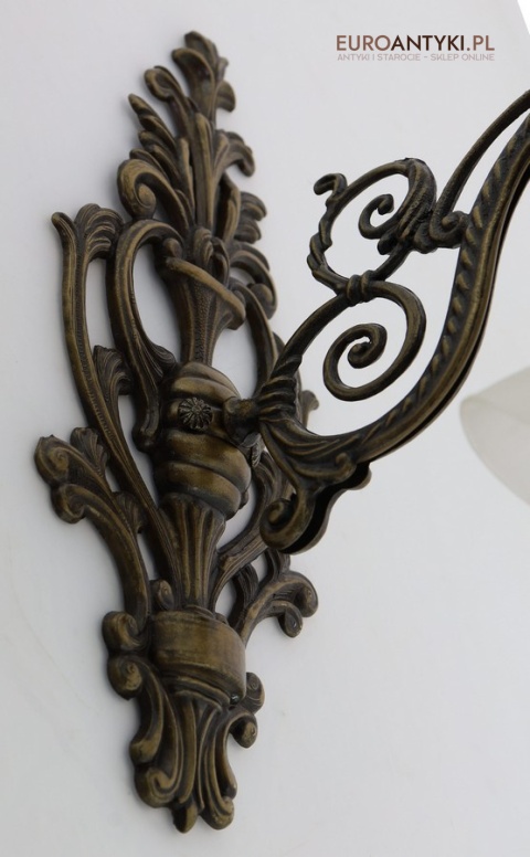 antyki lampy ścienne do hotelu