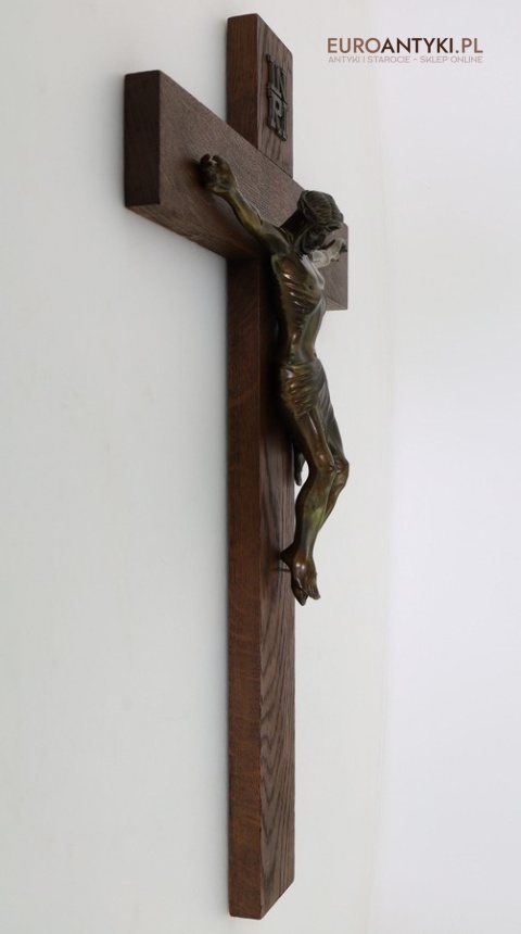 antyczny drewniany krzyż wiszący