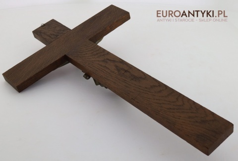 duży krzyż z drewna dębowego