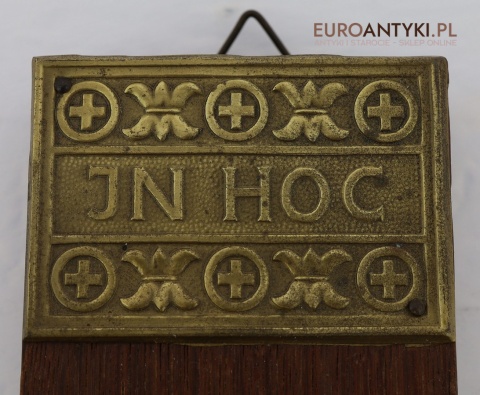 krzyż z napisem in hoc signo vinces