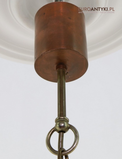 sklep z miedzianymi lampami