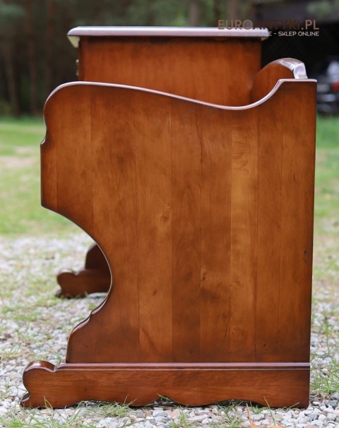 drewniane siedzisko retro