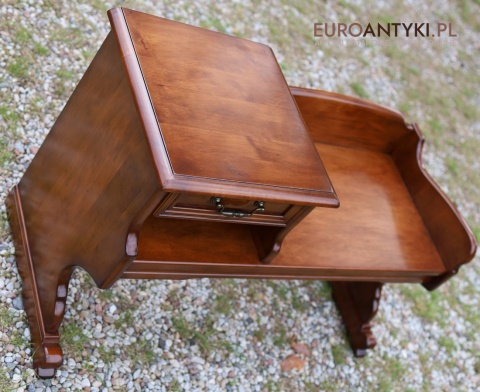 solidne siedzisko orzechowe