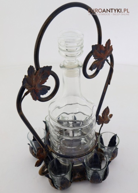 rustykalny koszyk na alkohol