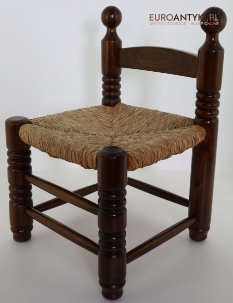 Rustykalny stołeczek pomocniczy z litego drewna – Francja, połowa XX wieku