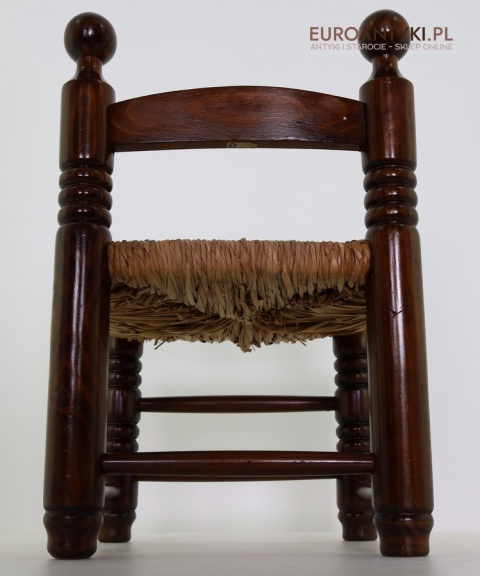 Rustykalny stołeczek pomocniczy z litego drewna – Francja, połowa XX wieku