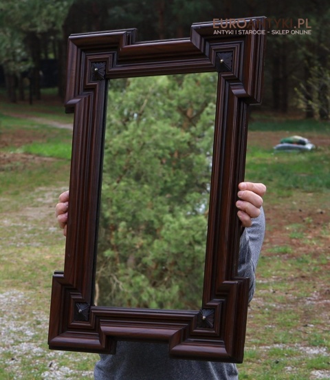 eklektyczne lustro do salonu