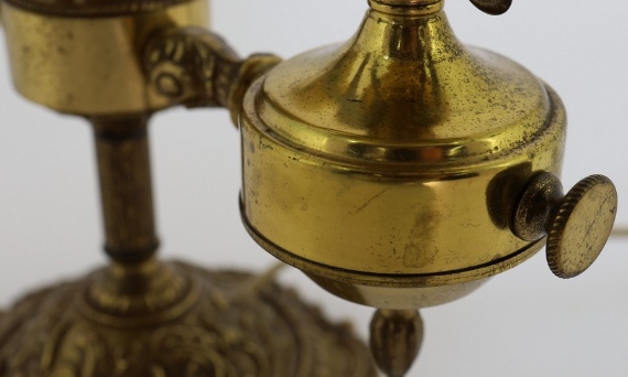 Patyna i nalot na antykach – czyścić czy nie czyścić? 🕰️